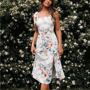 Petal & Pup LAUREL DRESS - Blue Floral Size 4